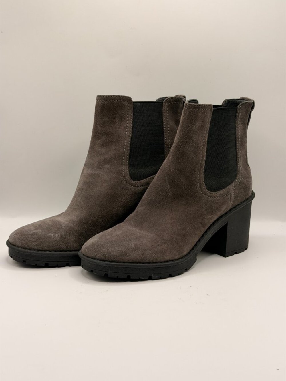 Vince Womens Henderson Weatherproof Suede Chelsea Ankle Grey Boot Sz EU 37 US 7